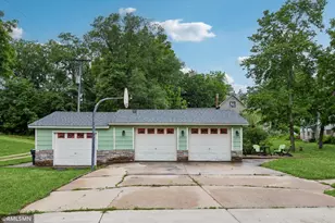 701 Hoffman St W, Cannon Falls, MN 55009 - Photo 6