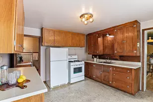 81 Manitoba Ave, Saint Paul, MN 55117 - Photo 6