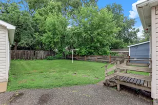 81 Manitoba Ave, Saint Paul, MN 55117 - Photo 12