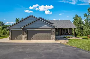 520 Olivia Ct, Hudson, WI 54016 - Photo 2