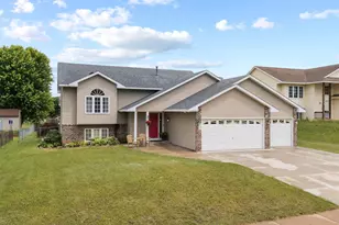 845 Plum Tree Ln, Somerset, WI 54025 - Photo 4