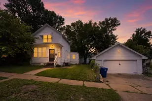 736 Plum St, Saint Paul, MN 55106 - Photo 1