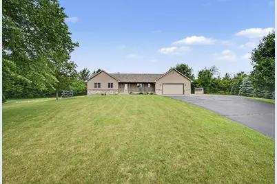 519 Edie Court, Hudson, WI 54016 - Photo 4