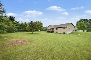 519 Edie Ct, Hudson, WI 54016 - Photo 6
