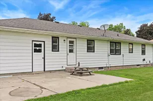 1009 W Center St, Lake City, MN 55041 - Photo 36