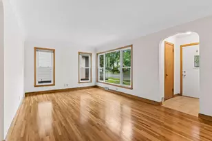 840 Armstrong Ave, Saint Paul, MN 55102 - Photo 2