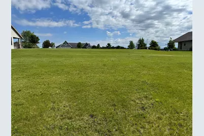 636 W River Drive, New London, MN 56273 - Photo 4