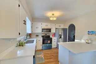 4174 Oakcrest Dr, Vadnais Heights, MN 55127 - Photo 2