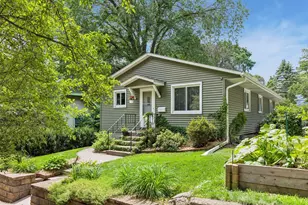 285 Deubener Pl, Saint Paul, MN 55105 - Photo 2