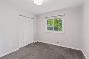 285 Deubener Pl, Saint Paul, MN 55105 - Photo 22