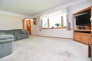 13702 Shirley Dr, Burnsville, MN 55337 - Photo 4