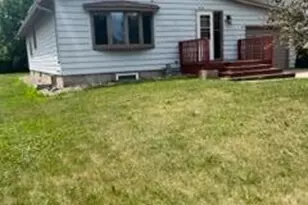 814 Lakeview Ave, Windom, MN 56101 - Photo 1