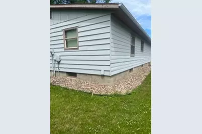 814 Lakeview Avenue, Windom, MN 56101 - Photo 2