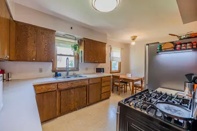 1006 Poughkeepsie Avenue, Morris, MN 56267 - Photo 16