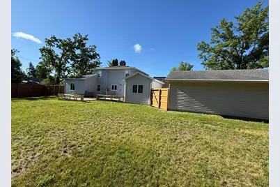 321 23rd Street NE, Bemidji, MN 56601 - Photo 4