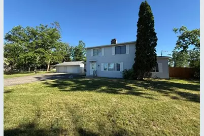 321 23rd Street NE, Bemidji, MN 56601 - Photo 2