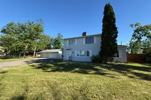 321 23rd St NE, Bemidji, MN 56601 - Photo 2