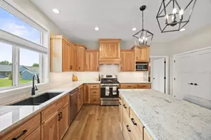 173 Eau Claire Ave SE, Hutchinson, MN 55350 - Photo 4