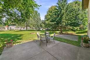 4712 Heather Ridge Rd N, Oakdale, MN 55128 - Photo 22