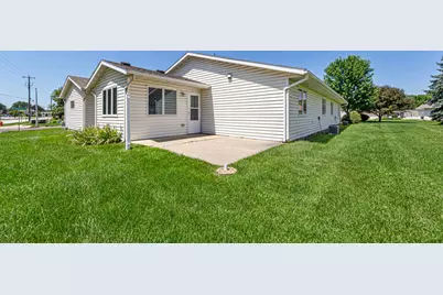 2102 McQuillan Court SE, Rochester, MN 55904 - Photo 32
