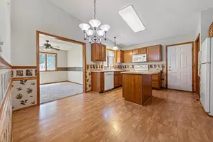 2102 McQuillan Ct SE, Rochester, MN 55904 - Photo 6