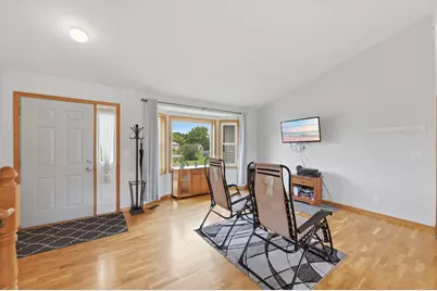 682 Old Hopkins Place, Hudson, WI 54016 - Photo 6