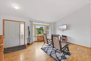 682 Old Hopkins Pl, Hudson, WI 54016 - Photo 6