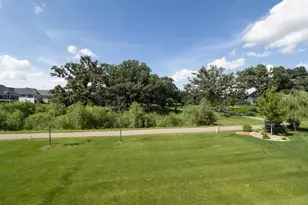 6442 Timber Arch Dr, Chaska, MN 55318 - Photo 38