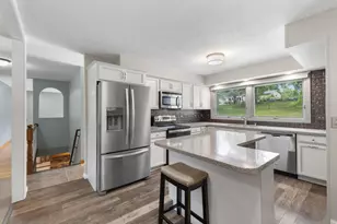 9924 Little Cir, Bloomington, MN 55437 - Photo 8