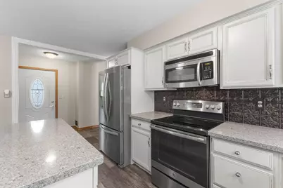9924 Little Circle, Bloomington, MN 55437 - Photo 12