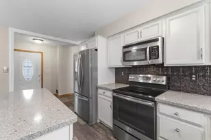 9924 Little Cir, Bloomington, MN 55437 - Photo 12