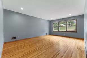 9924 Little Cir, Bloomington, MN 55437 - Photo 18
