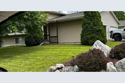 1401 McIntosh Circle, Shakopee, MN 55379 - Photo 2