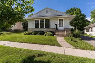 623 Spruce St, Fergus Falls, MN 56537 - Photo 2