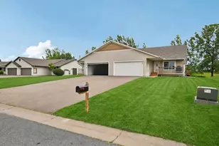 428 E Cheyenne St, Roberts, WI 54023 - Photo 2