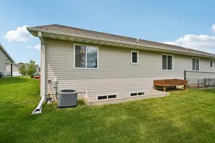 428 E Cheyenne St, Roberts, WI 54023 - Photo 46