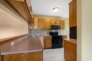 7638 13th St N, Oakdale, MN 55128 - Photo 6