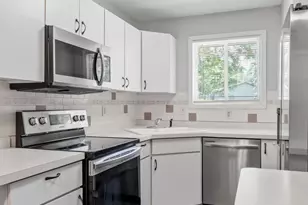 13359 Zenith Ln, Eden Prairie, MN 55346 - Photo 12