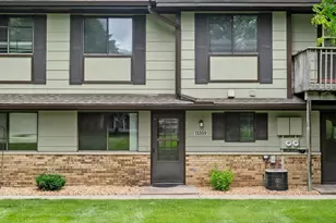 13359 Zenith Ln, Eden Prairie, MN 55346 - Photo 2