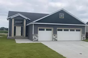 298 Eagle Ln, Zumbrota, MN 55992 - Photo 2