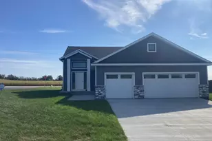 298 Eagle Ln, Zumbrota, MN 55992 - Photo 1
