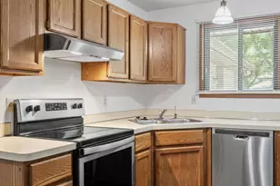 13317 Zenith Ln, Eden Prairie, MN 55346 - Photo 12
