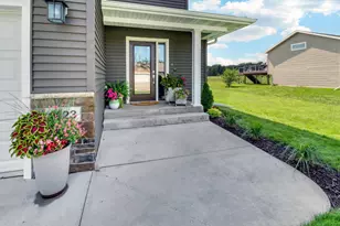 1923 Longview Dr, Detroit Lakes, MN 56501 - Photo 2