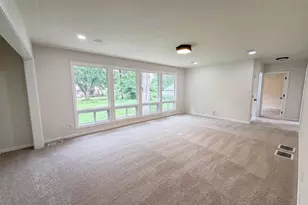 1695 Abell St, Maplewood, MN 55117 - Photo 2