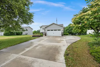 9170 Jareau Avenue S, Cottage Grove, MN 55016 - Photo 2