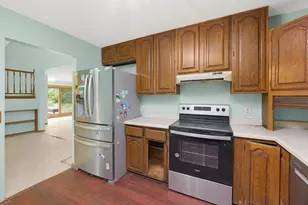 9785 Alaureate Ct, Inver Grove Heights, MN 55077 - Photo 8
