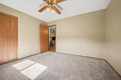 1516 Helmo Avenue N, Oakdale, MN 55128 - Photo 12