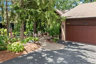 6884 Stonewood Ct, Eden Prairie, MN 55346 - Photo 10