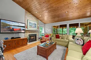 6884 Stonewood Ct, Eden Prairie, MN 55346 - Photo 2