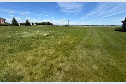 2530 Mossy Creek Drive NE, Owatonna, MN 55060 - Photo 2